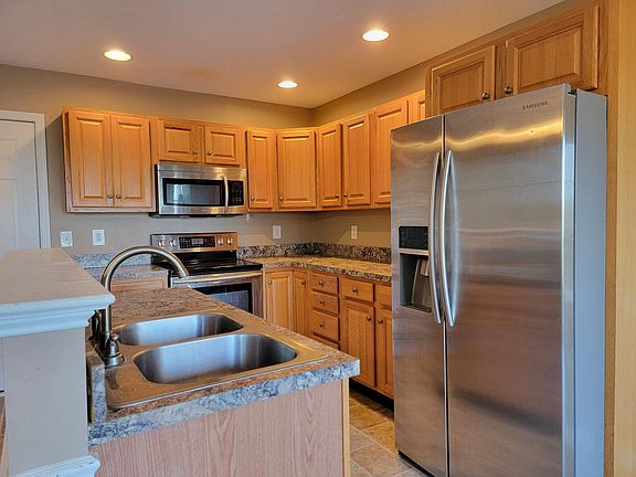 5th image of 39 Granite Dr