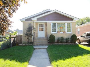 2713 W 98th St, Evergreen Park, IL