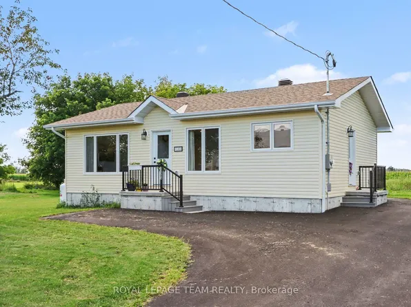 12303 County Road 5 Rd, North Dundas, ON K0C 2H0