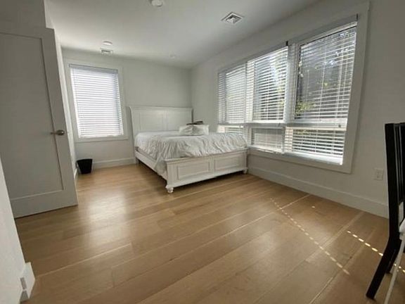 5th image of 10719 139th St