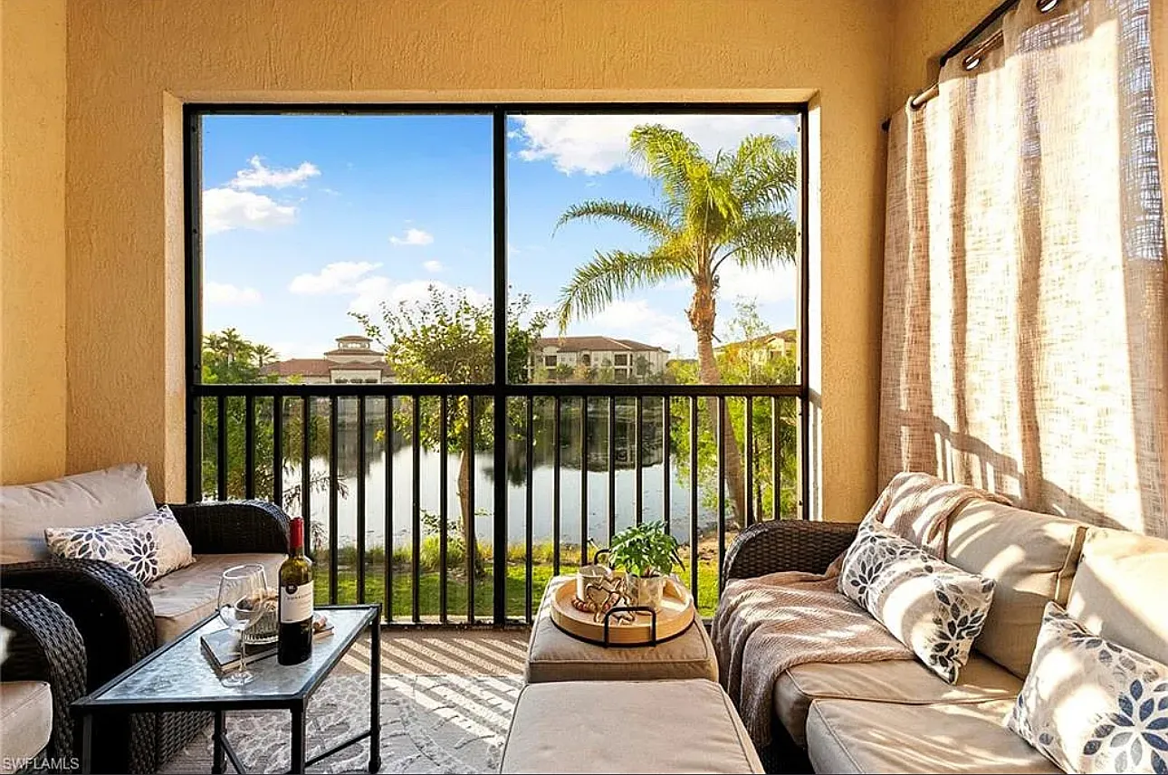 2 bed, 1067 sqft, $3,900 — Photo 1