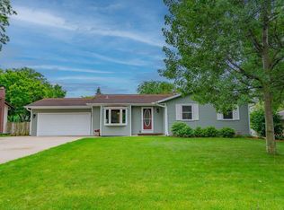 5903 Leanne Ln, Mc Farland, WI 53558