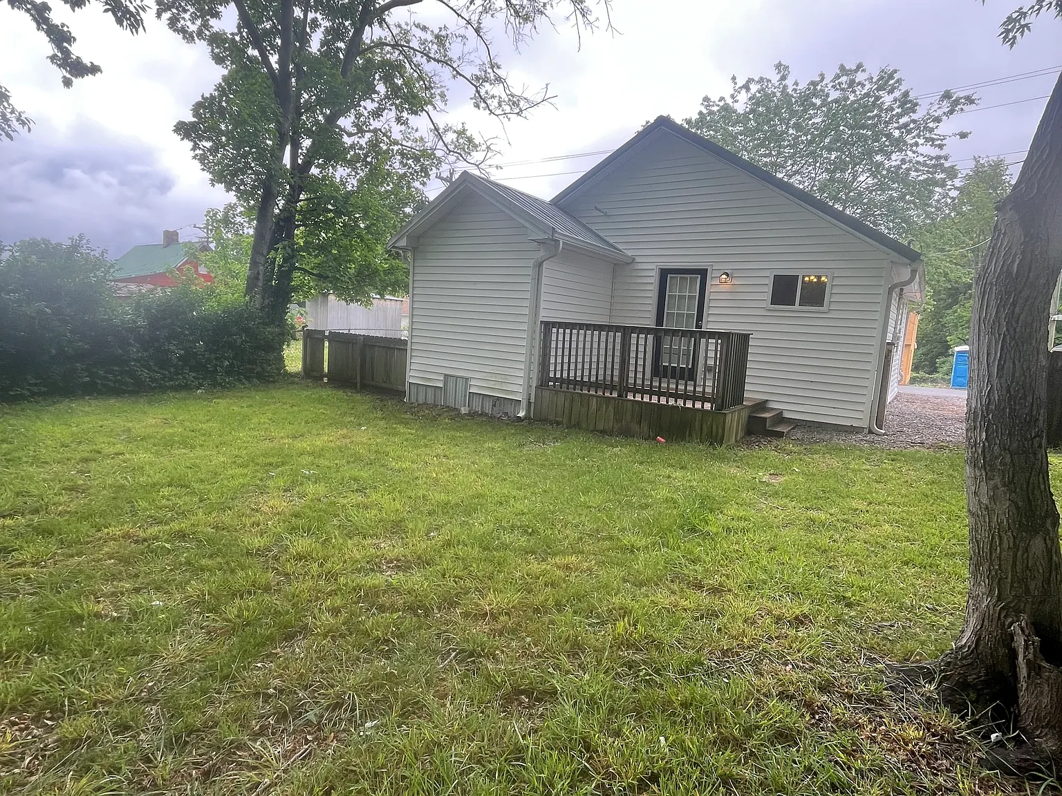 2 bed, 1.5 bath, 688 sqft, $1,350 — Photo 3
