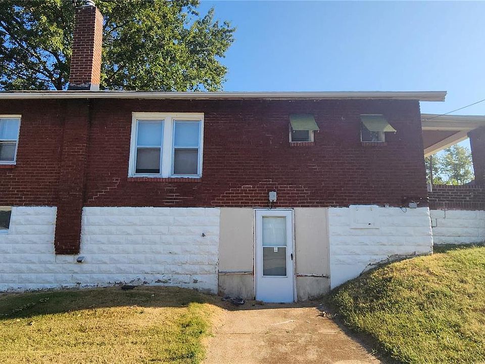 2nd image of 3501 East Pl