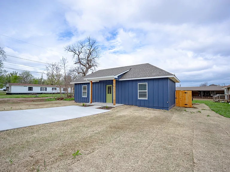 1105 Coffey Dr — Photo 19