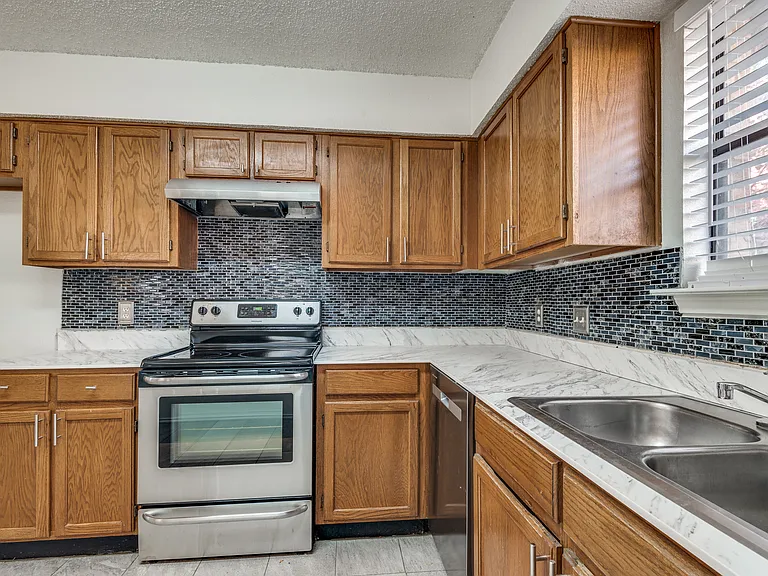 2617 Isbella Dr — Photo 15