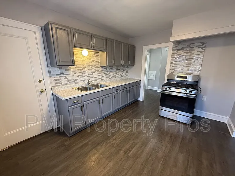 4043 N 24th Pl — Photo 10