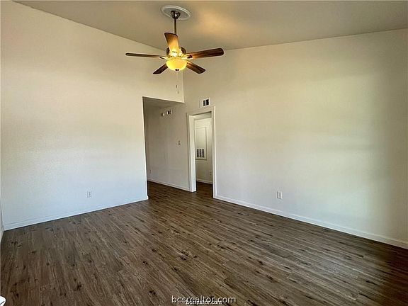 2nd image of 3336-3338 Lodgepole Cir