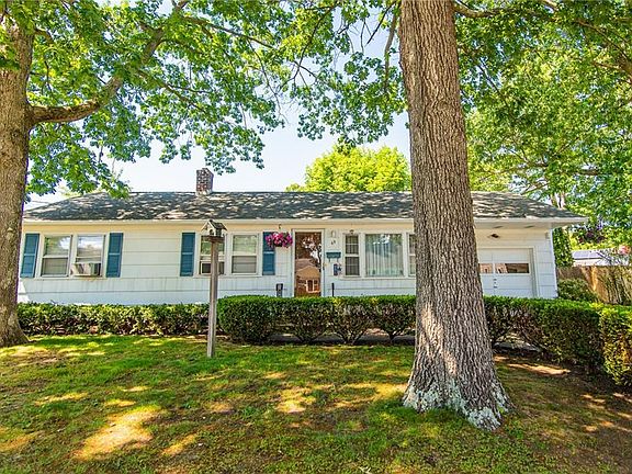 3rd image of 69 Mayfield Ave