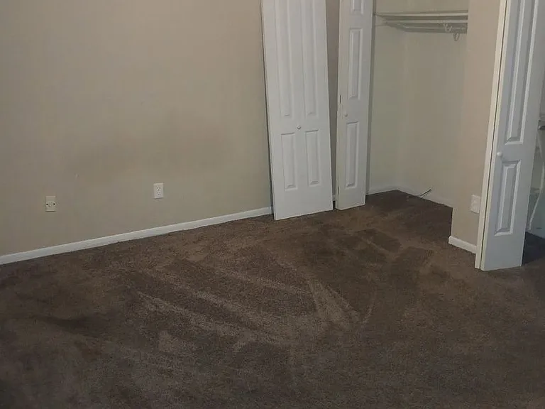1721 SW 68th Ter — Photo 2
