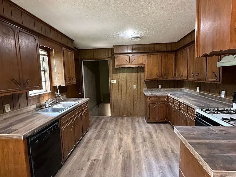 1515 Oak Grove Rd — Photo 13