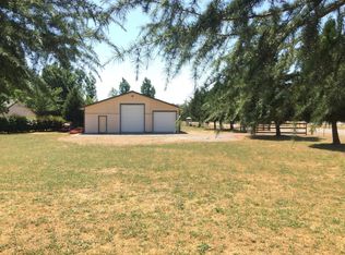 11426 Sara Dr, Redding, CA 96003
