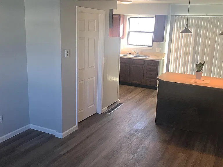 420 S Oak St #D — Photo 6