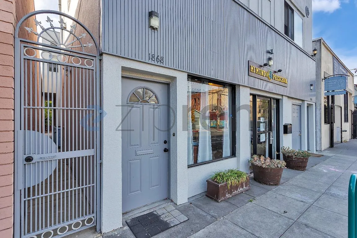 2 bed, 845 sqft, $3,200 — Photo 3
