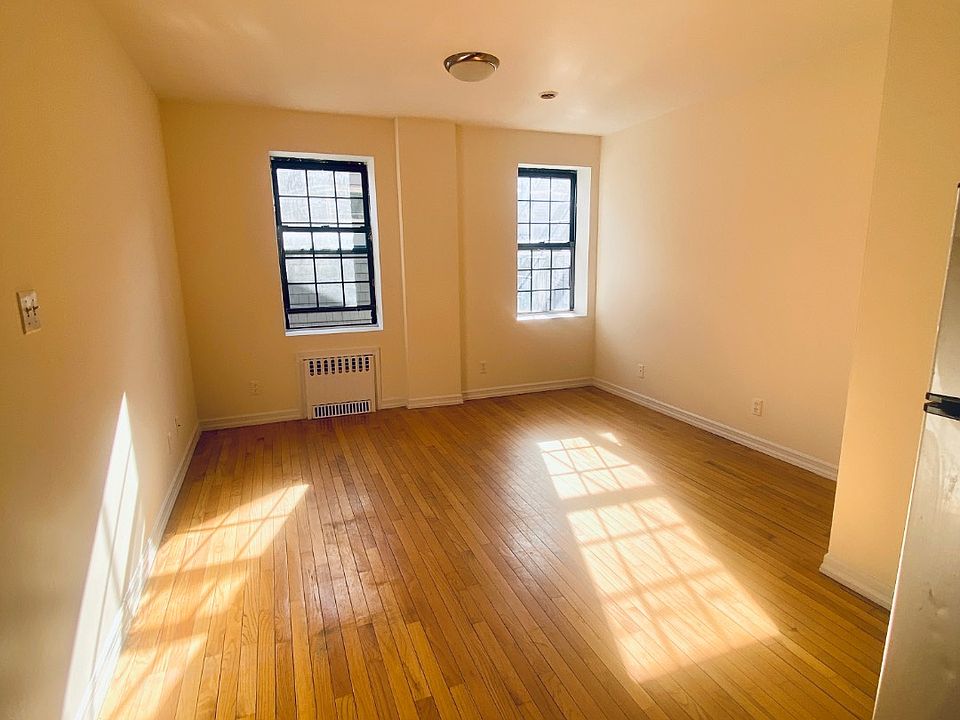 1st image of 890 W Beech St APT 2E