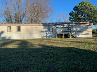 8379 Parkview Ln, Mountain Grove, MO 65711