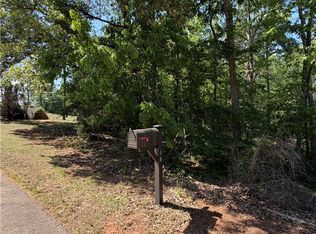 101 Bunker Ln, Westminster, SC 29693