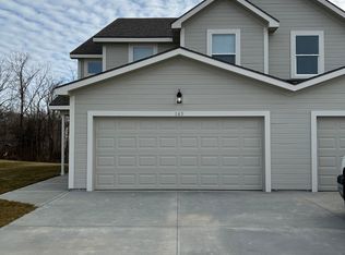 129 N McGee St, Tonganoxie, KS 66086