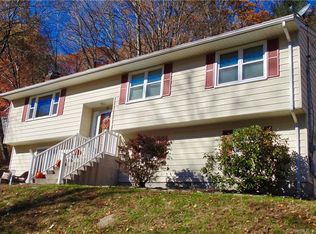 68 Freeman Rd, Oxford, CT 06478