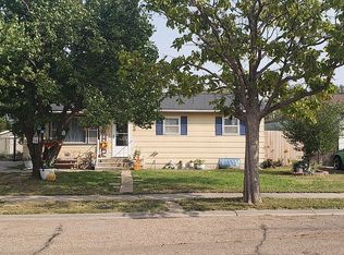 1801 Benton St, Garden City, KS 67846