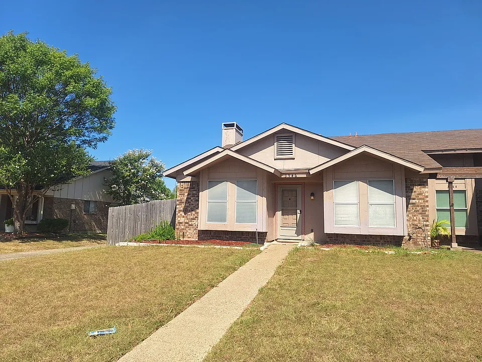 3946 Queens Ct