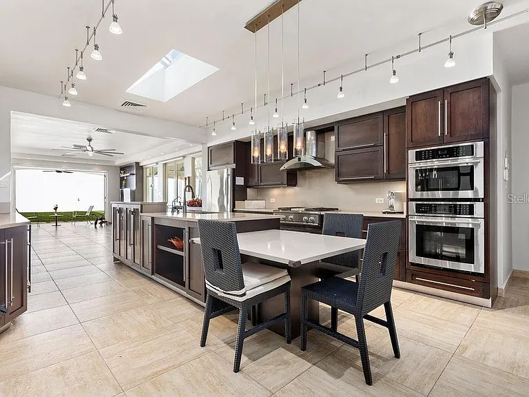 251 Dorado Bch E — Photo 12