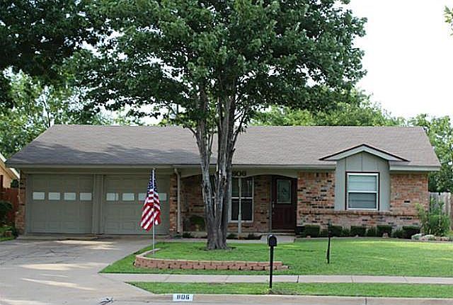 1st image of 806 Casa Linda Dr