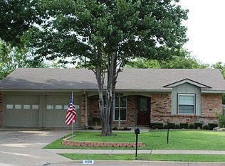 806 Casa Linda Dr, Ennis, TX 75119