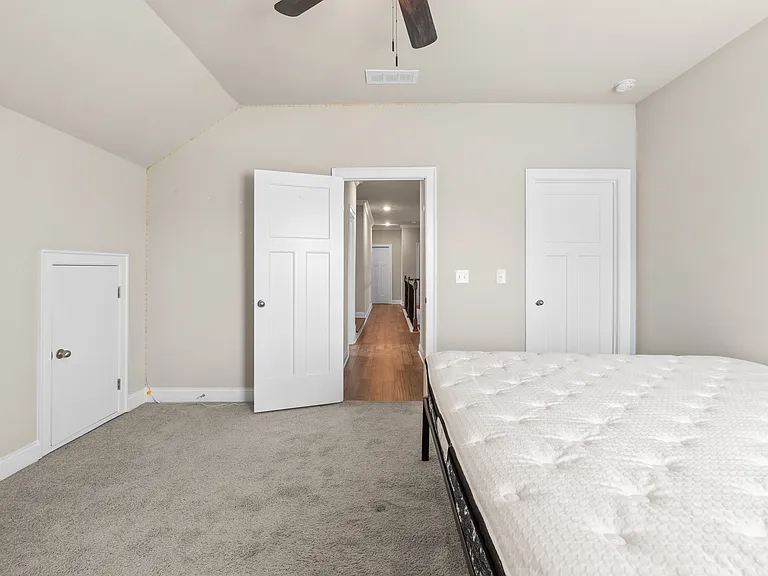 7435 Red Poppy Dr — Photo 35