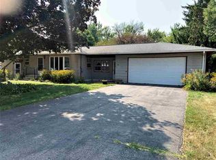 514 3rd St SW, Cresco, IA 52136