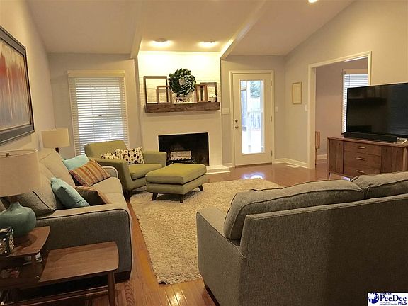 2nd image of 412 Hawthorne Dr