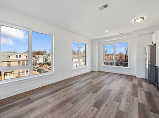 560 13th Ave #203, Newark, NJ 07103