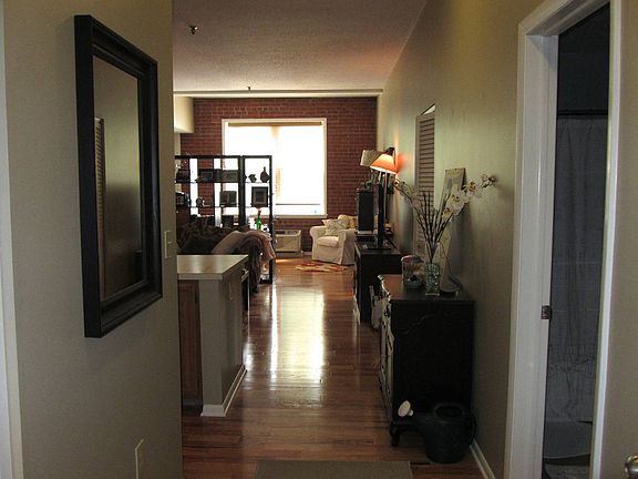 3rd image of 32 Haviland St #203