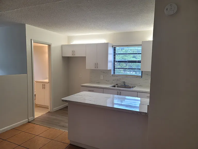 1041 SE Monterey Rd #B — Photo 1