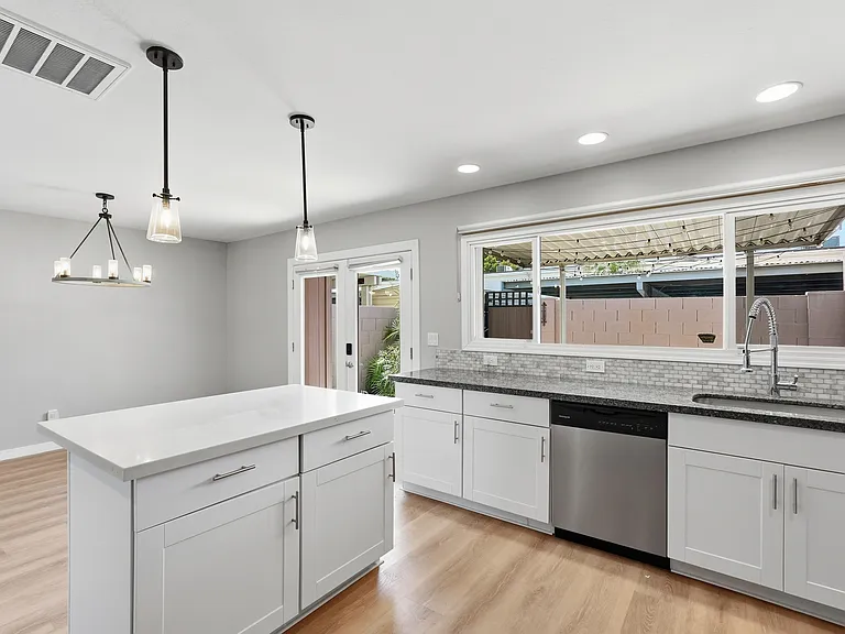 5069 N Granite Reef Rd — Photo 3
