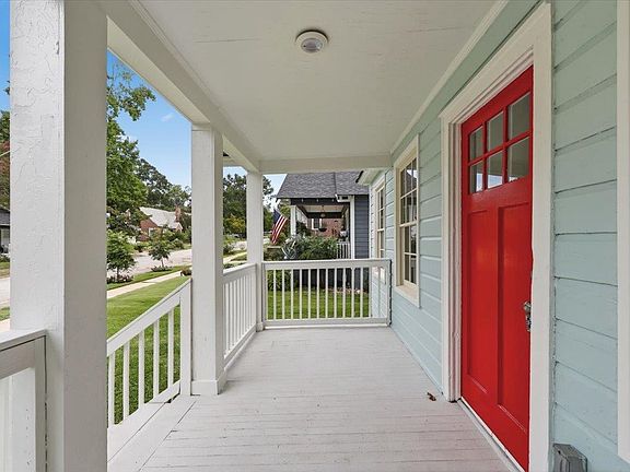 4th image of 553 Pinckney Ct