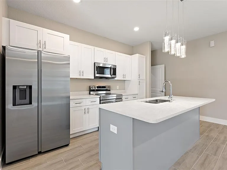 302 Elderberry Ct — Photo 9