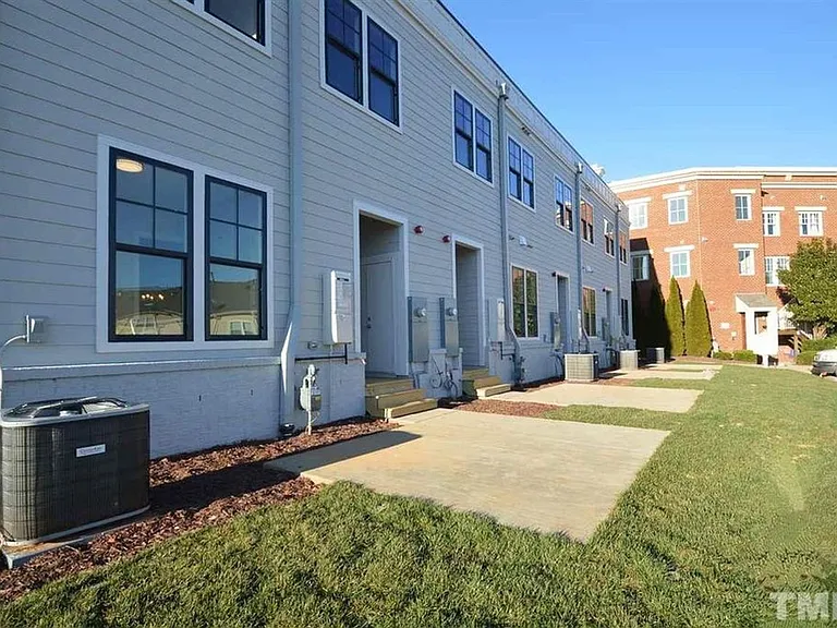 118 Philips Sq — Photo 18