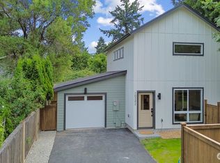 10342 39th Ave NE, Seattle, WA