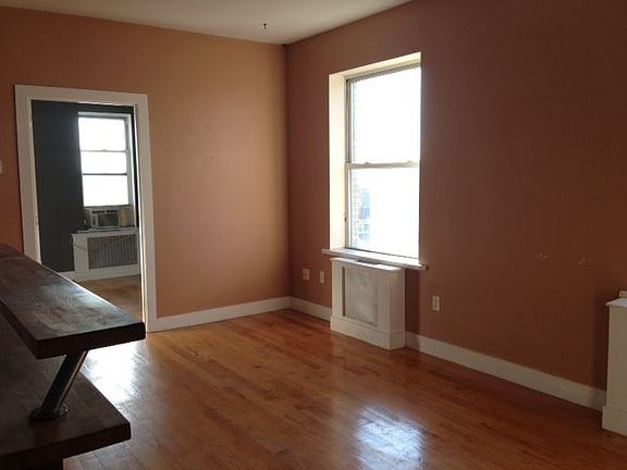 4th image of 490 Morgan Ave APT 3A