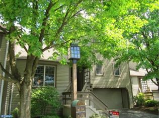 1928 Meadow Ln, Wyomissing, PA