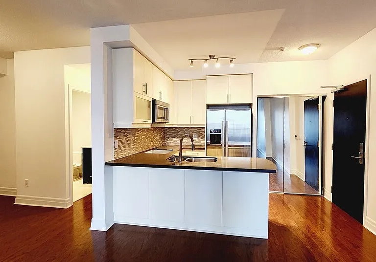 35 Balmuto St #1210 — Photo 3