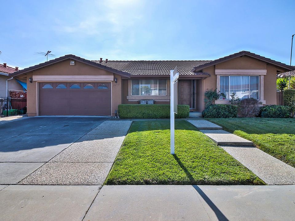 1st image of 2692 Glen Fenton Way