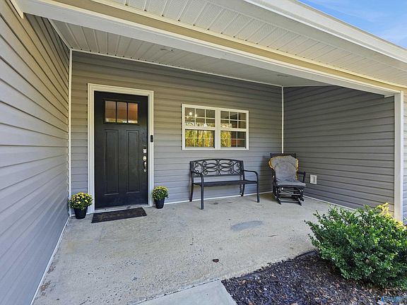 5th image of 225 Smith Cir