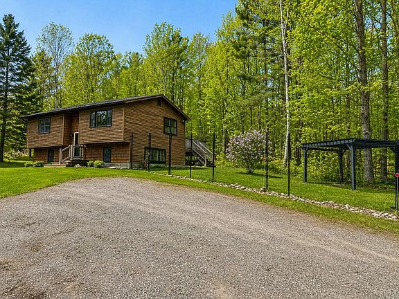 2nd image of 26 Range Road