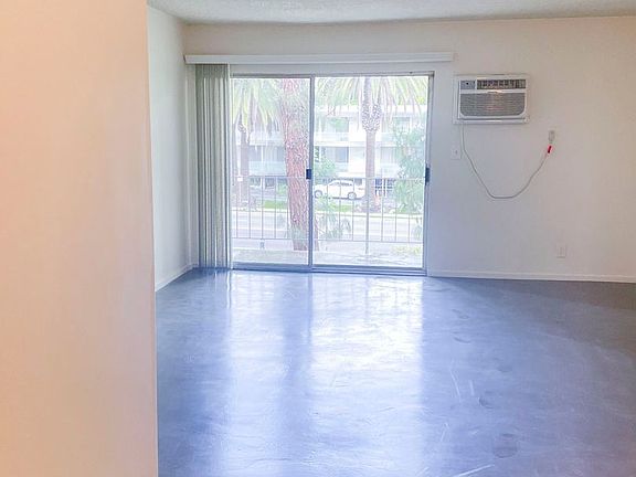 2nd image of 1784 N Sycamore Ave #202