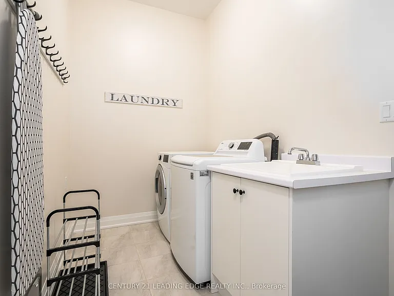 102 Reed Way — Photo 26