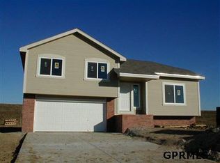 13807 Springview Dr, Bellevue, NE 68123