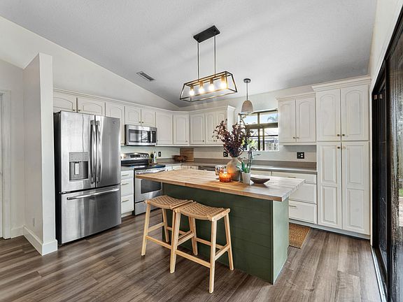 2nd image of 4270 SE BOXLEAF Place