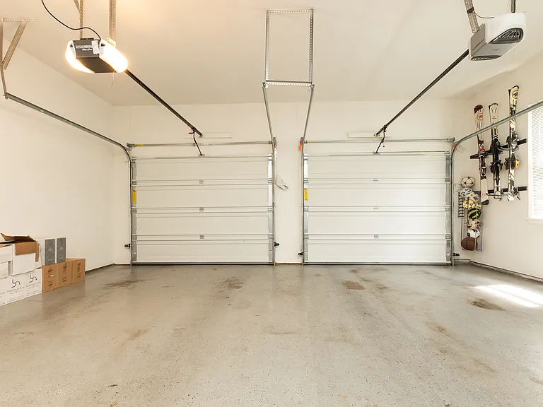 8809 Saunders Ln — Photo 12